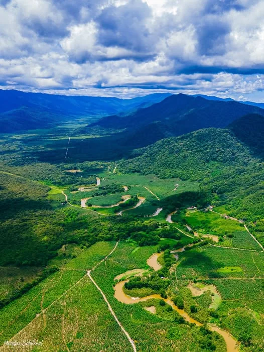 Fotografia aérea de Itanhaém por Nícolas Schukkel